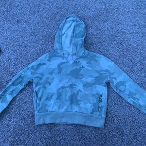 Camo V-neck Sweatshirt